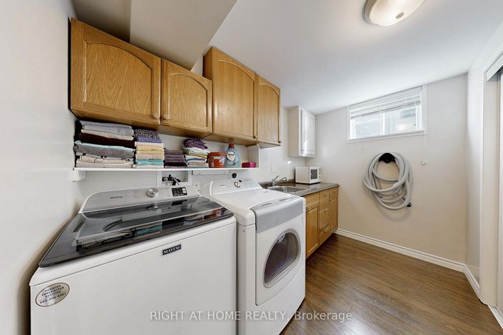 Photo 33 at 907 Fourth Street, Lakeview, Mississauga