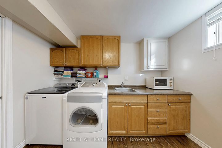 Photo 34 at 907 Fourth Street, Lakeview, Mississauga