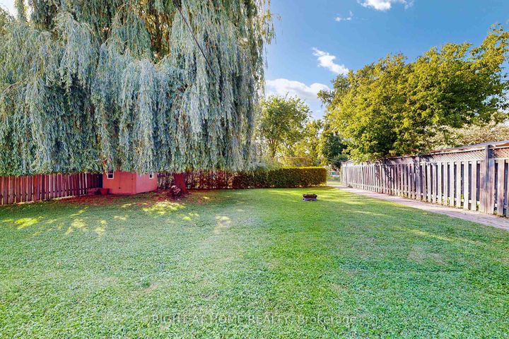 Photo 39 at 907 Fourth Street, Lakeview, Mississauga