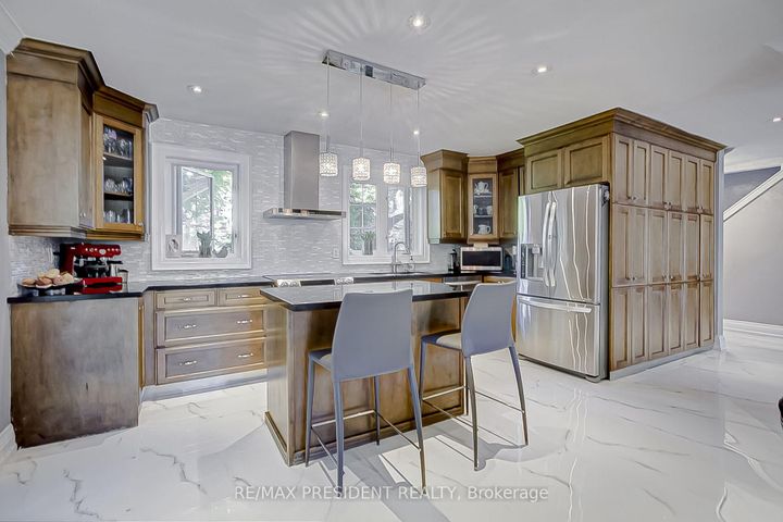 Photo 7 at 47 Harlow Crescent, Beaumonde Heights, Toronto