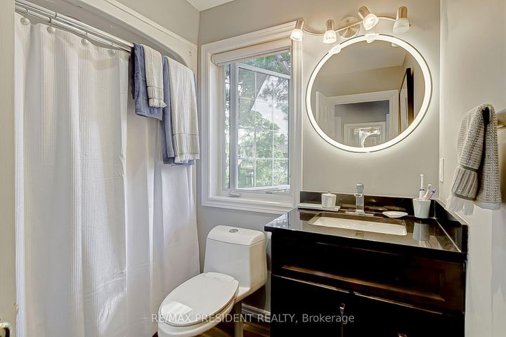 Photo 14 at 47 Harlow Crescent, Beaumonde Heights, Toronto