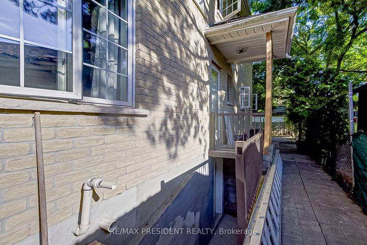 Photo 24 at 47 Harlow Crescent, Beaumonde Heights, Toronto