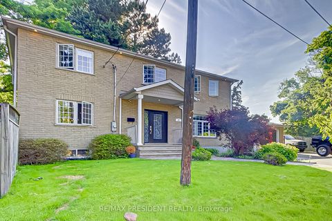 Photo 2 at 47 Harlow Crescent, Beaumonde Heights, Toronto