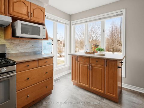 Photo 12 at 2209 Spring Street, Alcona, Innisfil