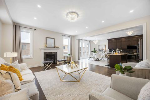 Photo 7 at 689 Somerville Drive, Wyndham, Newmarket