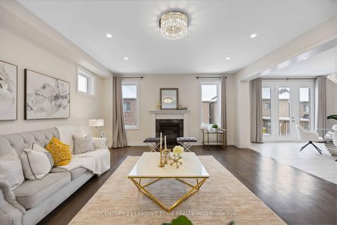 Photo 9 at 689 Somerville Drive, Wyndham, Newmarket