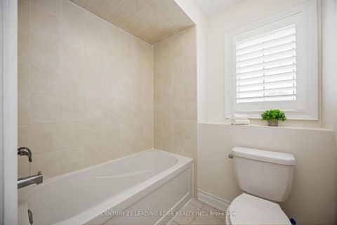 Photo 27 at 689 Somerville Drive, Wyndham, Newmarket