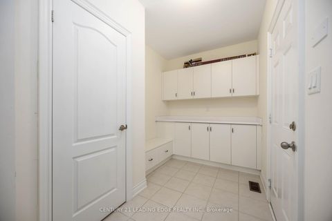 Photo 37 at 689 Somerville Drive, Wyndham, Newmarket