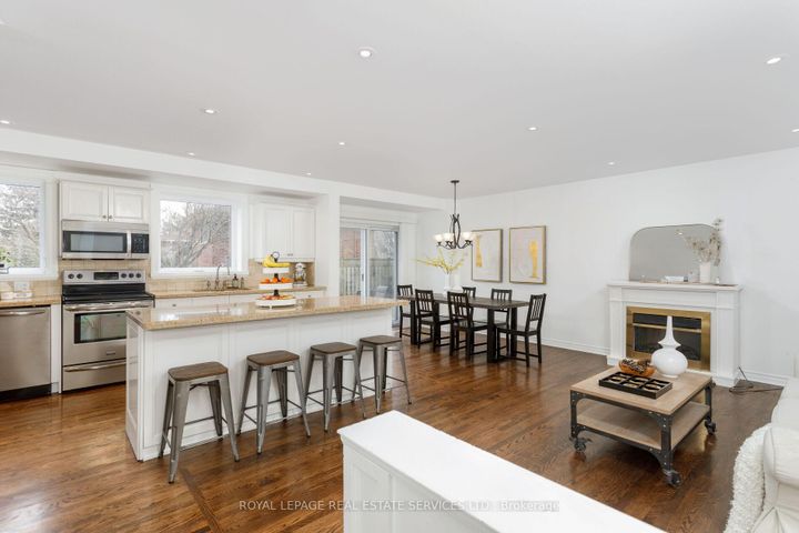 Photo 7 at 2088 Saxon Road, WO West, Oakville