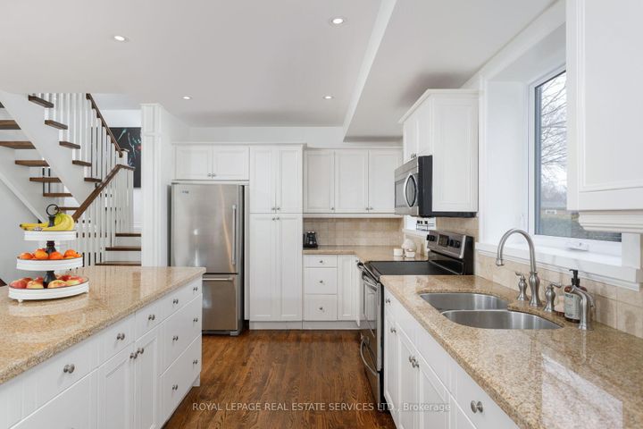 Photo 9 at 2088 Saxon Road, WO West, Oakville
