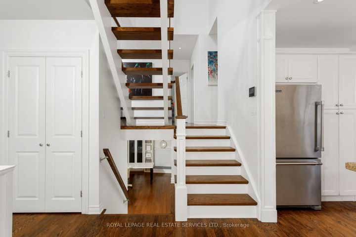 Photo 12 at 2088 Saxon Road, WO West, Oakville