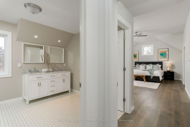 Photo 19 at 2088 Saxon Road, WO West, Oakville