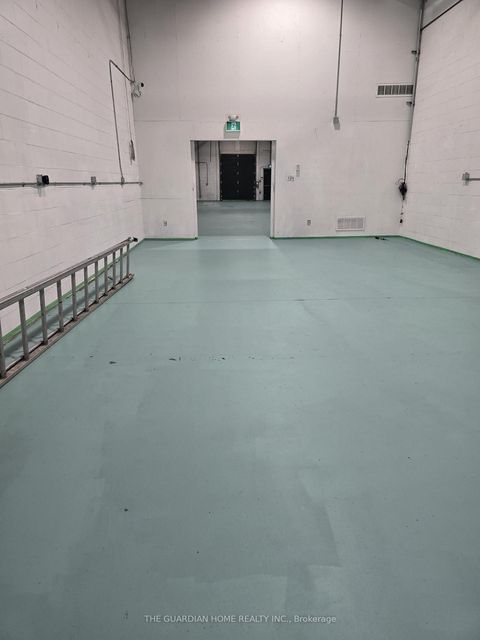 Photo 2 at 4 - 2691 Markham Road, Rouge E11, Toronto