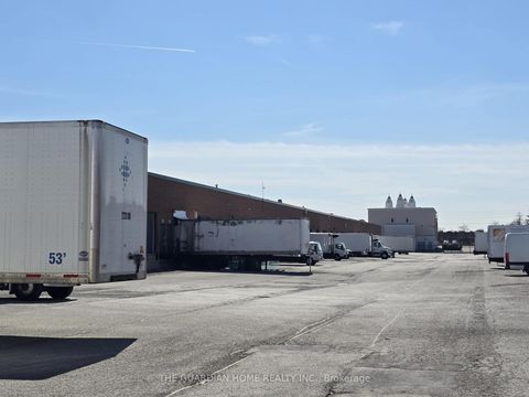 Photo 11 at 4 - 2691 Markham Road, Rouge E11, Toronto