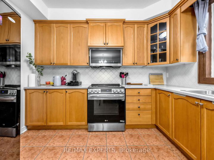 Photo 15 at 67 Tremblay Avenue, Vellore Village, Vaughan