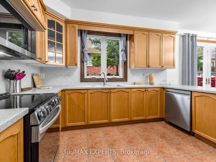 Photo 16 at 67 Tremblay Avenue, Vellore Village, Vaughan