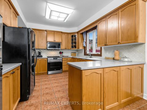 Photo 14 at 67 Tremblay Avenue, Vellore Village, Vaughan