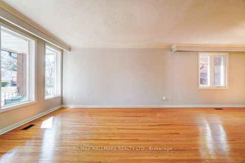 Photo 7 at 102 Rosemount Drive, Ionview, Toronto