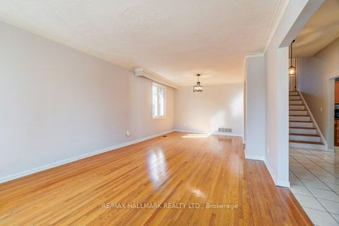 Photo 9 at 102 Rosemount Drive, Ionview, Toronto