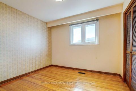 Photo 25 at 102 Rosemount Drive, Ionview, Toronto