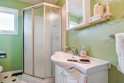 Photo 31 at 102 Rosemount Drive, Ionview, Toronto