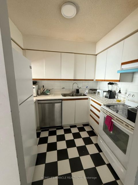 Photo 5 at 507 - 2901 Kipling Avenue, Jamestown, Toronto