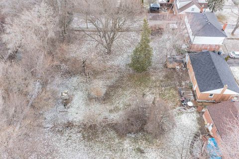 Photo 6 at 22 Hopecrest Crescent, Kennedy Park, Toronto