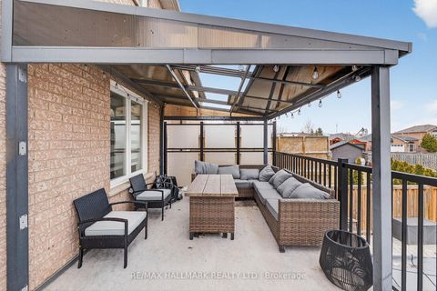 Photo 13 at 33 Topaz Court, Maple, Vaughan