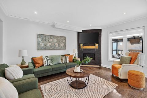 Photo 15 at 33 Topaz Court, Maple, Vaughan