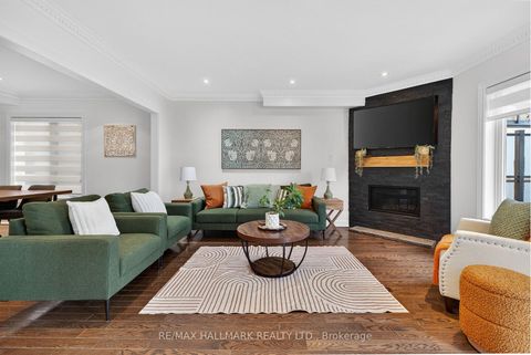 Photo 16 at 33 Topaz Court, Maple, Vaughan