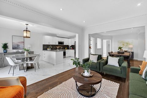 Photo 18 at 33 Topaz Court, Maple, Vaughan