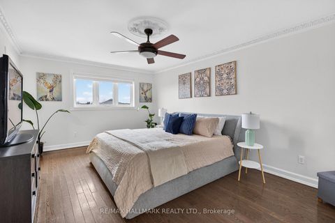 Photo 22 at 33 Topaz Court, Maple, Vaughan