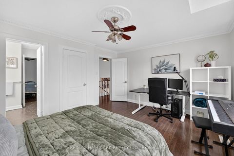 Photo 28 at 33 Topaz Court, Maple, Vaughan