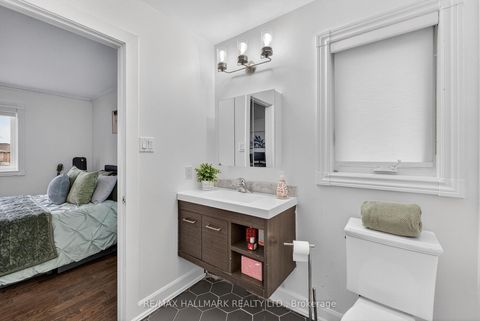 Photo 29 at 33 Topaz Court, Maple, Vaughan