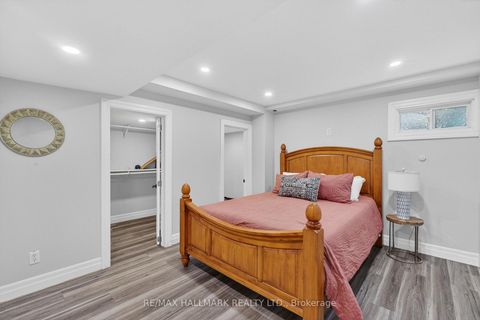 Photo 39 at 33 Topaz Court, Maple, Vaughan