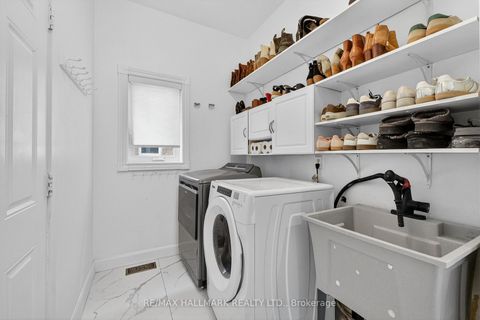 Photo 42 at 33 Topaz Court, Maple, Vaughan