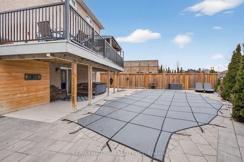 Photo 44 at 33 Topaz Court, Maple, Vaughan