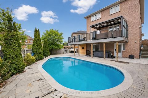 Photo 45 at 33 Topaz Court, Maple, Vaughan