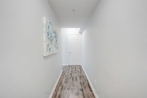 Photo 2 at 625 - 15 James Finlay Way, CFB, Toronto