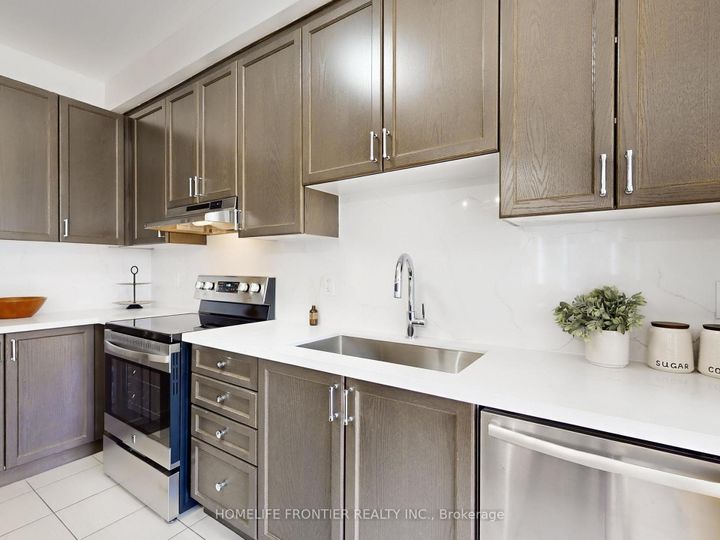 Photo 10 at 6 - 8777 Dufferin Street, Patterson, Vaughan