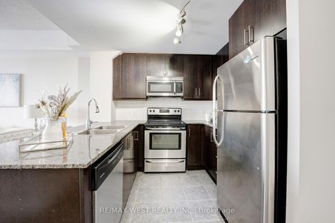 Photo 2 at 627 - 15 James Finlay Way, CFB, Toronto