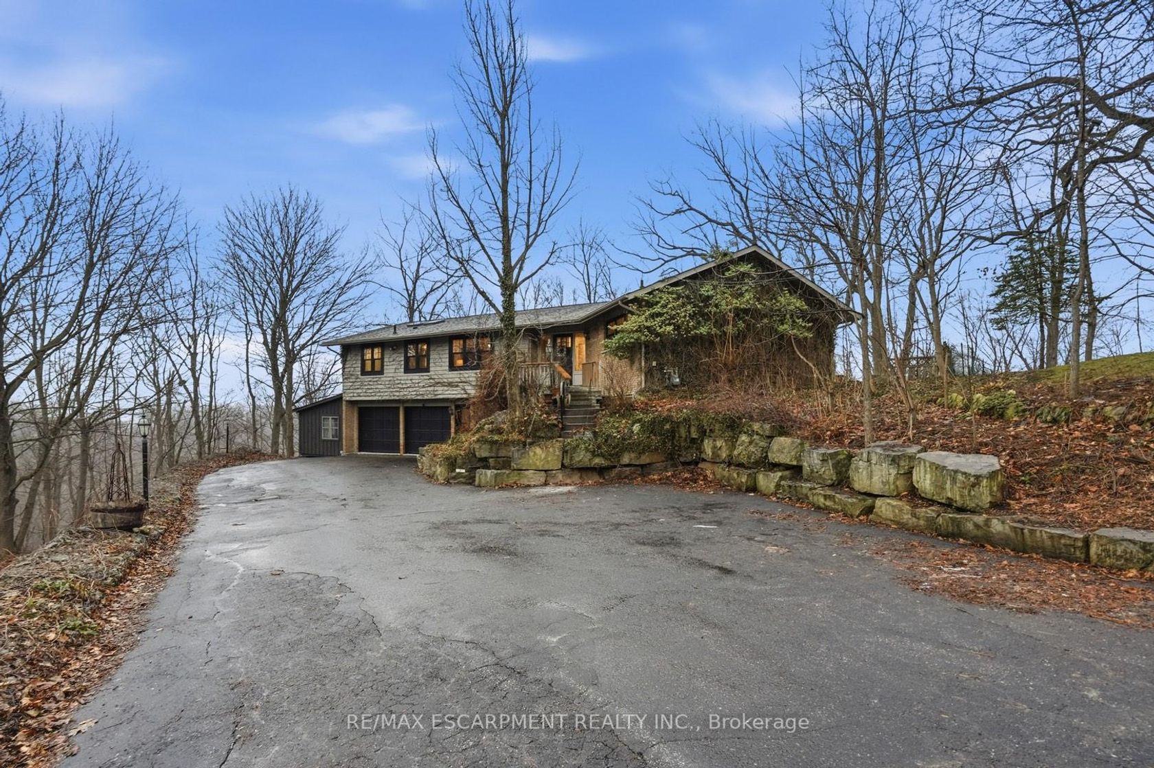 1987 Snake Road, Grindstone, Burlington by Loree Meneguzzi Real Estate 1987 Snake Road, Grindstone, Burlington