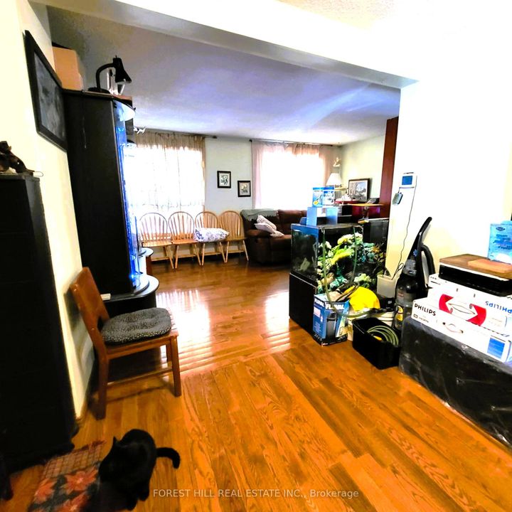 Photo 11 at 104 - 104 Baronwood Court, Brampton North, Brampton