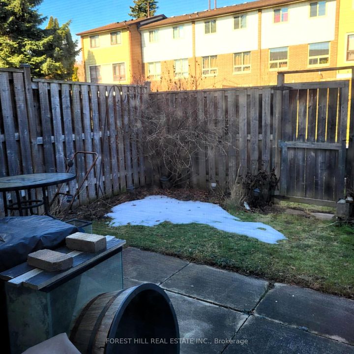 Photo 15 at 104 - 104 Baronwood Court, Brampton North, Brampton