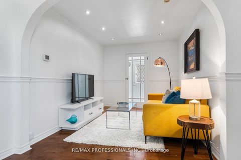 Photo 4 at 1 Gray Avenue, Smythe, Toronto