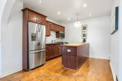 Photo 12 at 1 Gray Avenue, Smythe, Toronto