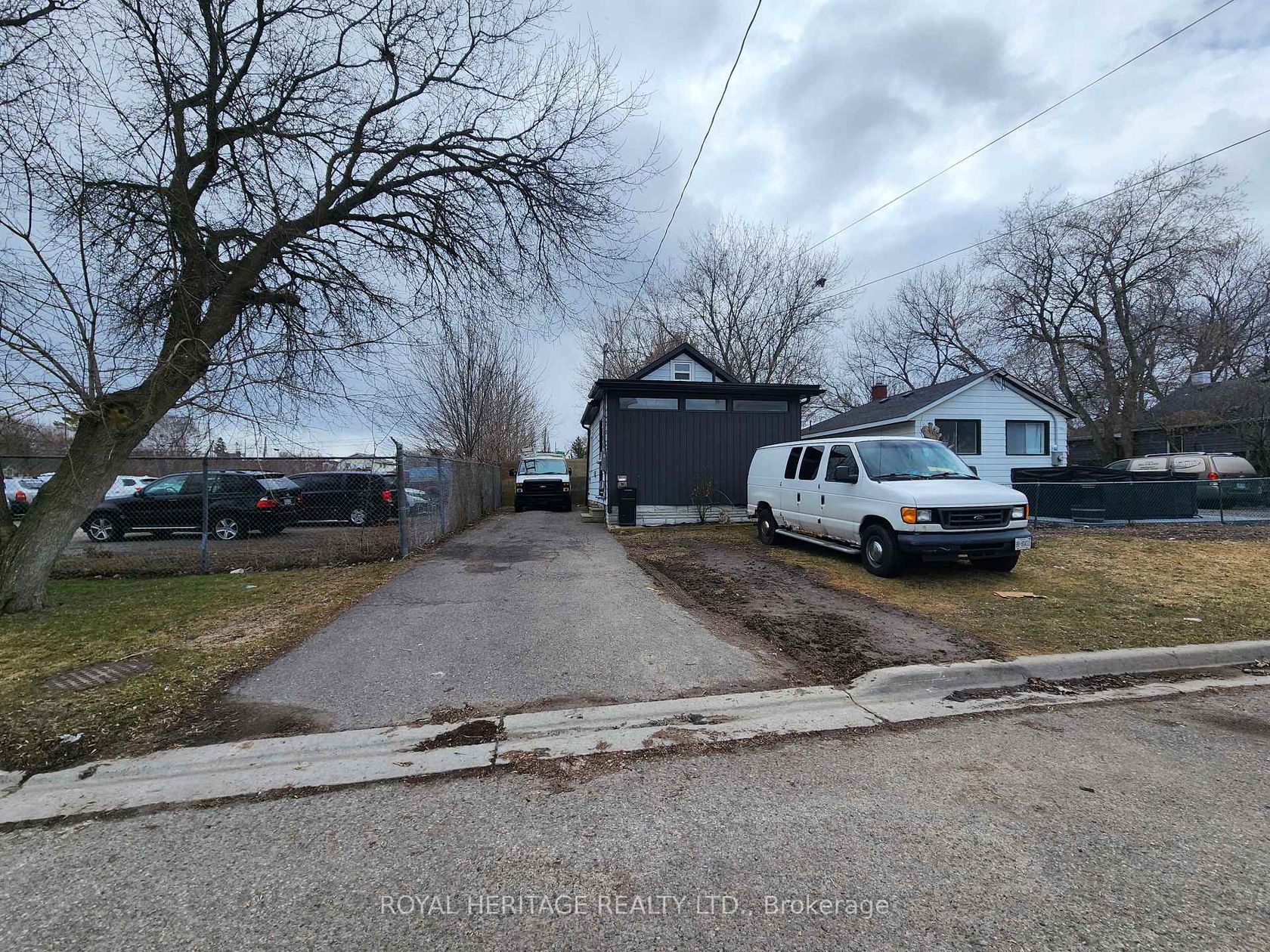 203 Valencia Road, Lakeview, Oshawa 