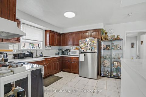 Photo 4 at 257 Olive Avenue, Willowdale East, Toronto