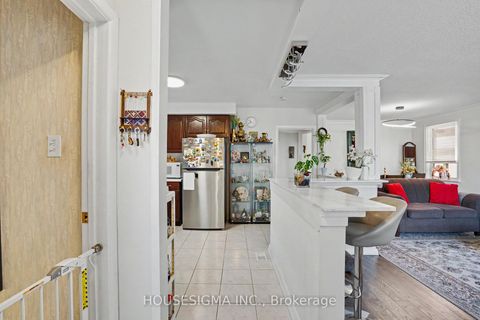 Photo 5 at 257 Olive Avenue, Willowdale East, Toronto