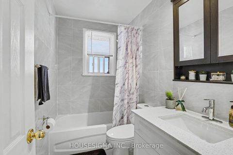 Photo 9 at 257 Olive Avenue, Willowdale East, Toronto